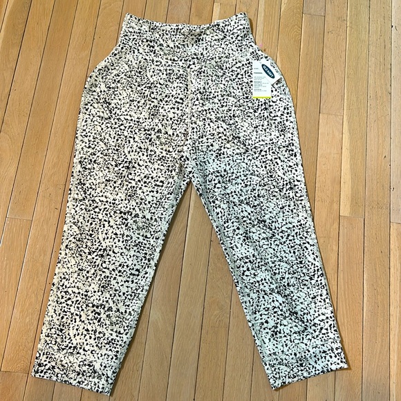 Old Navy Pants - Old Navy Active Wear High Rise “Go-Dry” Jogger Brand new w/tags Womens Size M